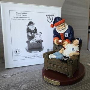 Detroit Tigers Memory Co. 'Santa's Gift' Figurine Memory Company 2001 Y2K MLB